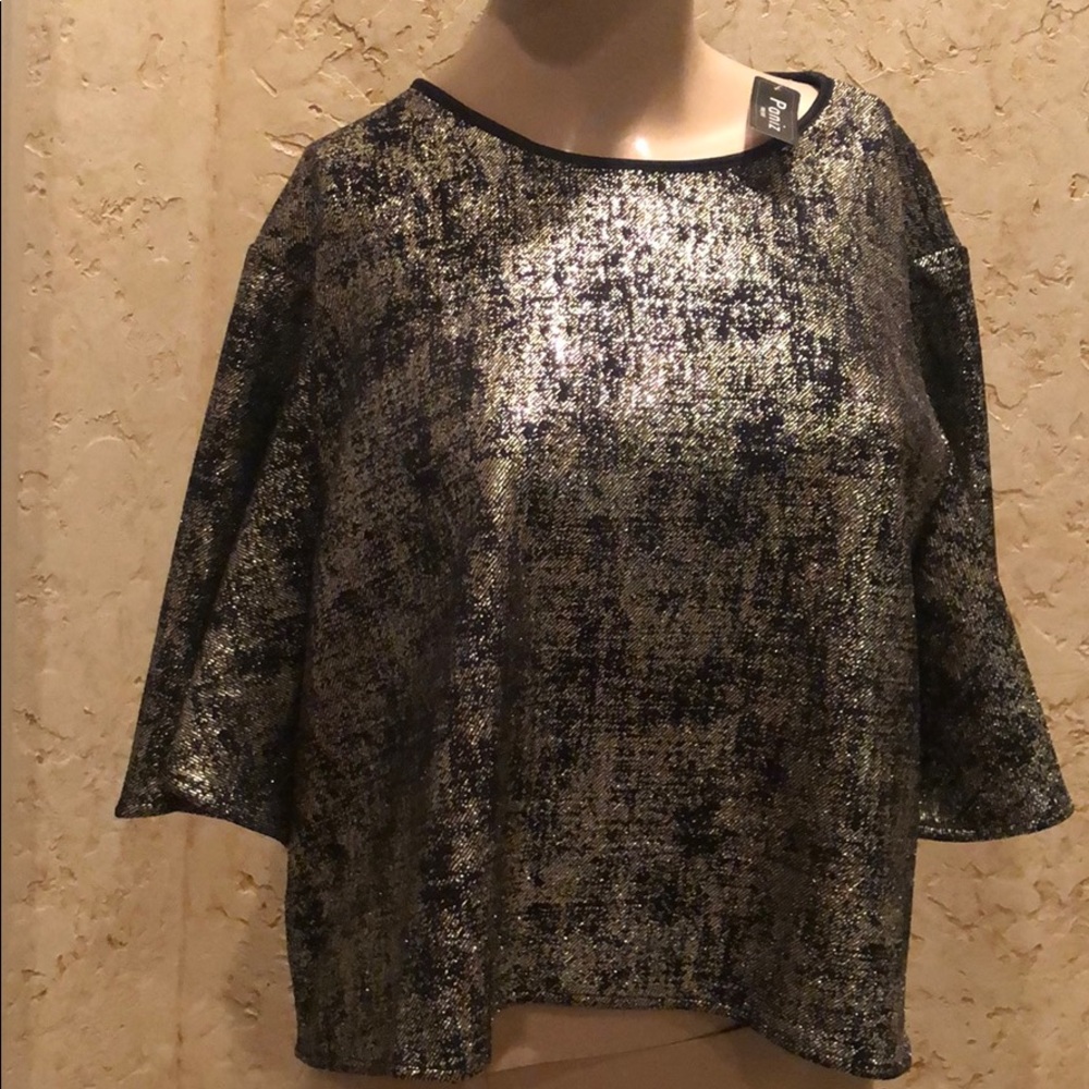 Black & Gold Shiny Crop Top Belle sleeves